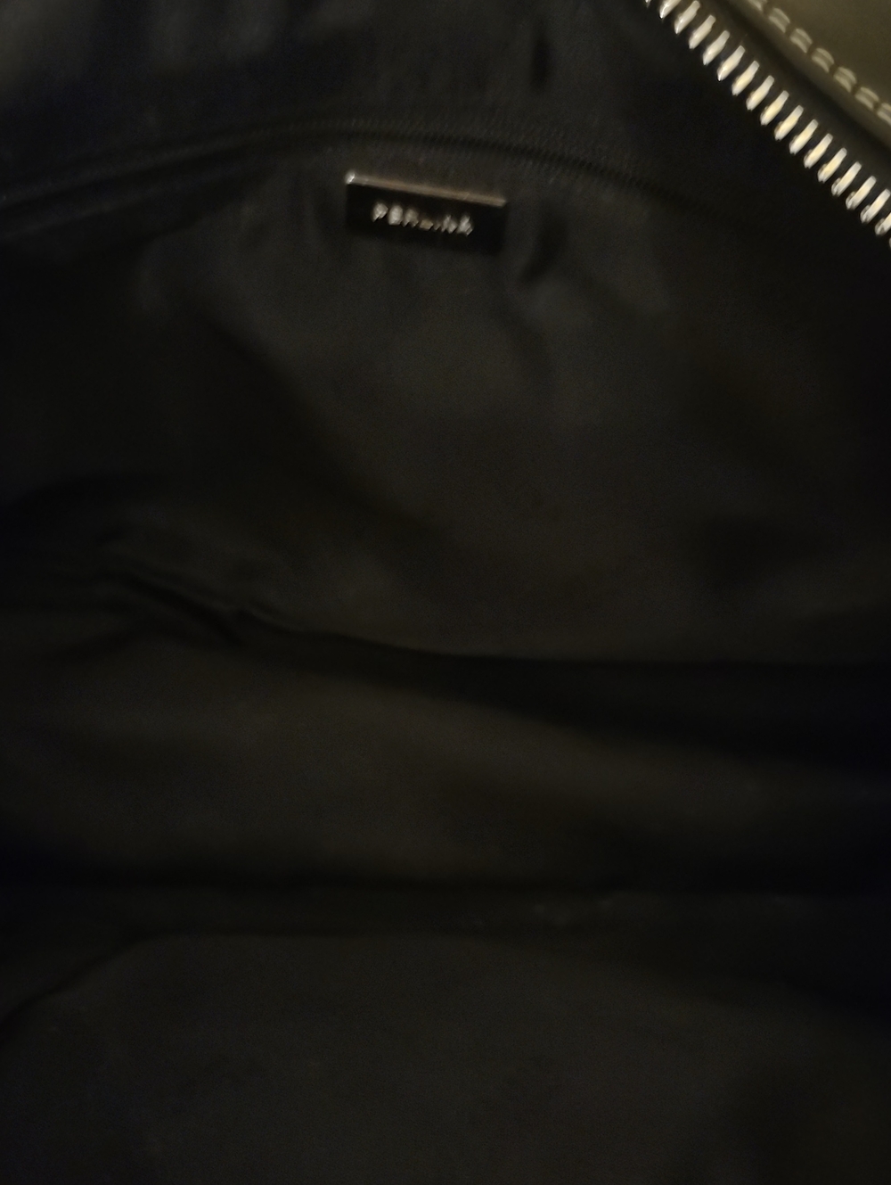 Perlina Black Leather Shoulder Bag with Silver-Tone Clasp - Picture 6 of 8
